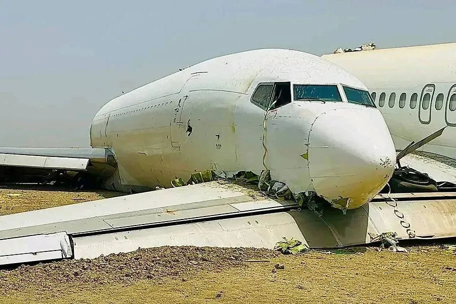 Boeing-727 потерпел аварию при посадке в Южном Судане. Фото © X / JACDEC