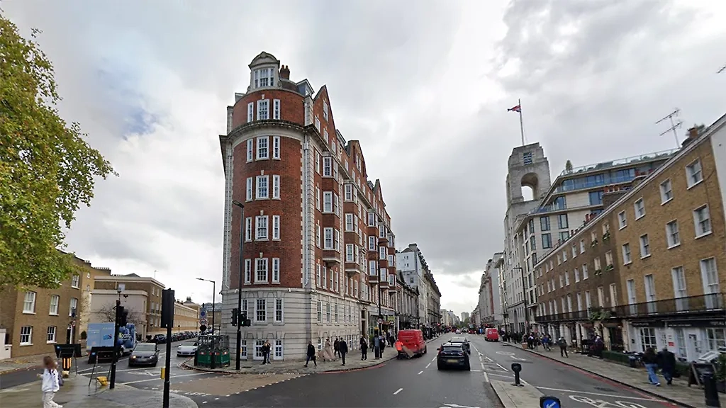 Здание "Чэлфонт Корт" на Бейкер-стрит, в котором SHSN Limited принадлежит квартира за 300 млн рублей. Фото © google.com/maps