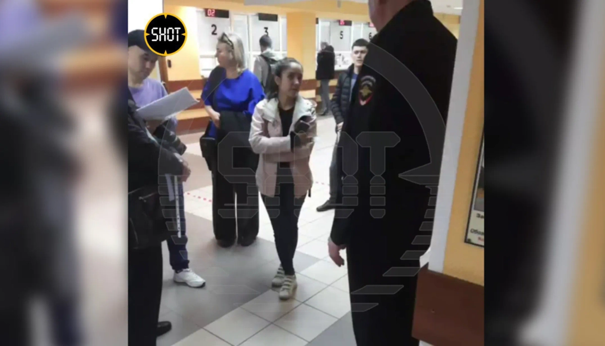 В ГИБДД Москвы и Подмосковья очереди из посетителей из-за сбоя в работе базы. Фото © SHOT 