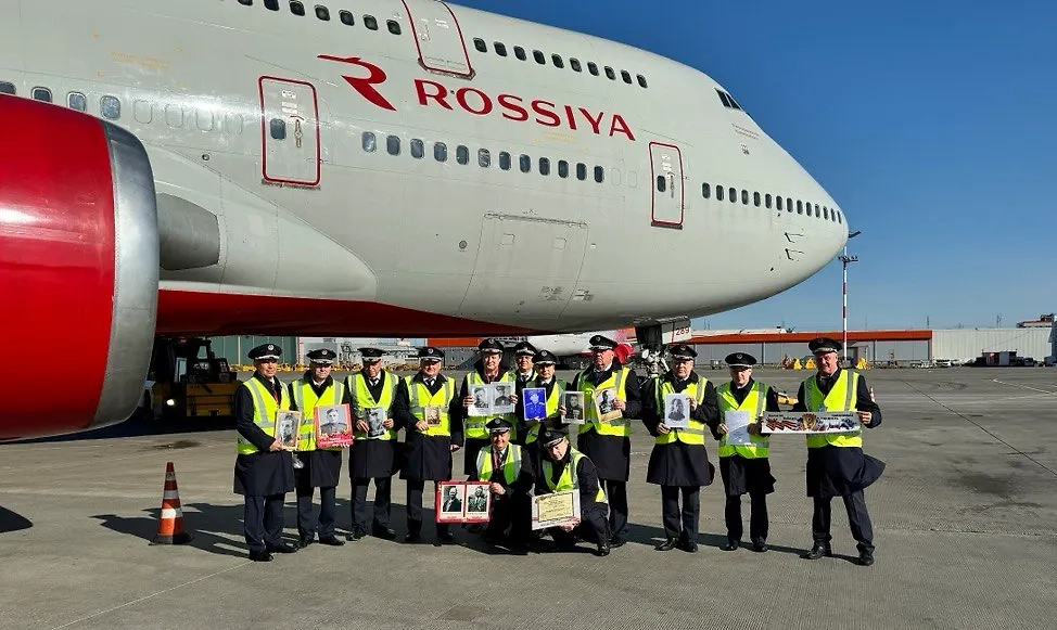 Акция "Бессмертный полк" в исполнении авиакомпании "Россия". Обложка © Rossiya-airlines.com