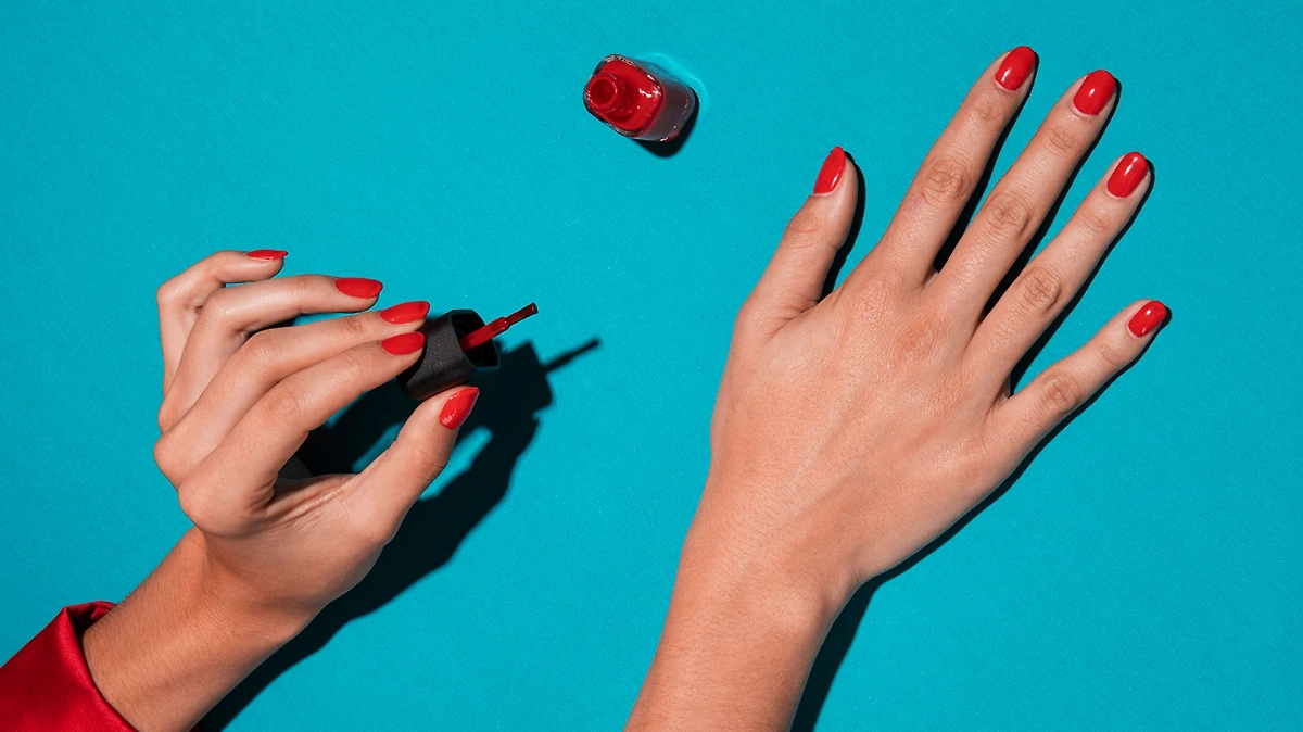 Маникюр для удачи: советы на лето 2024: трендовые оттенки и приносящие счастье. Freepik