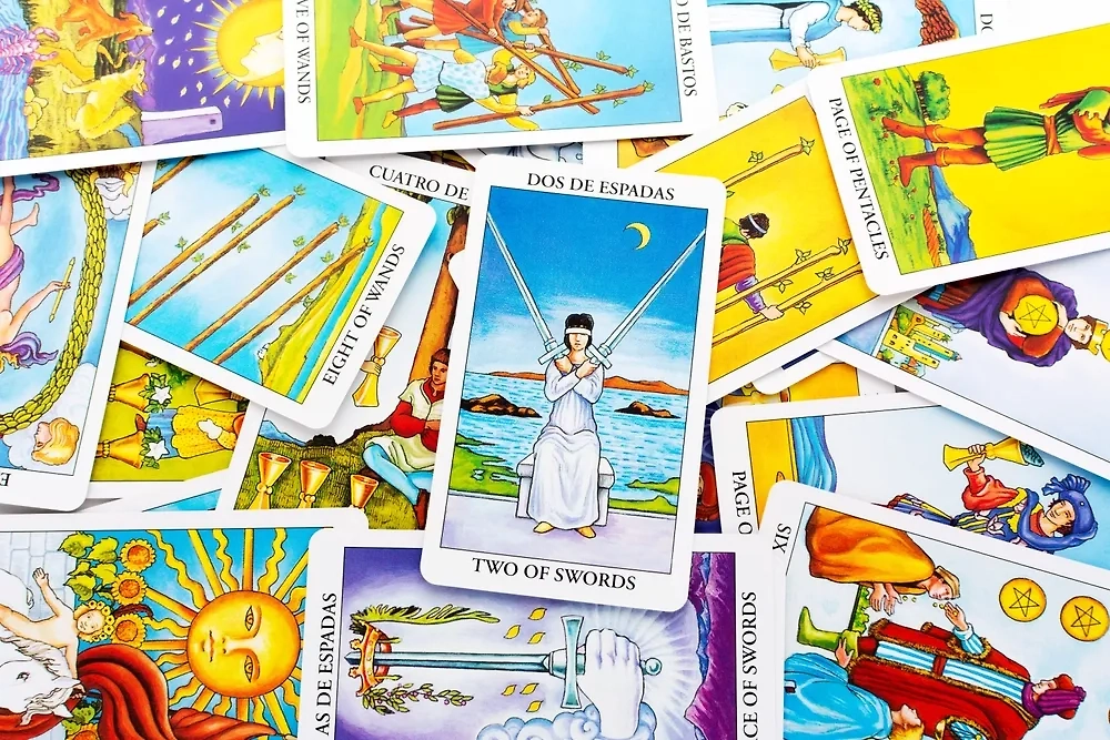 Чем отличается перевёрнутая карта Таро по значению от обычной? Фото © Shutterstock / FOTODOM / JOSEMANUEL246
