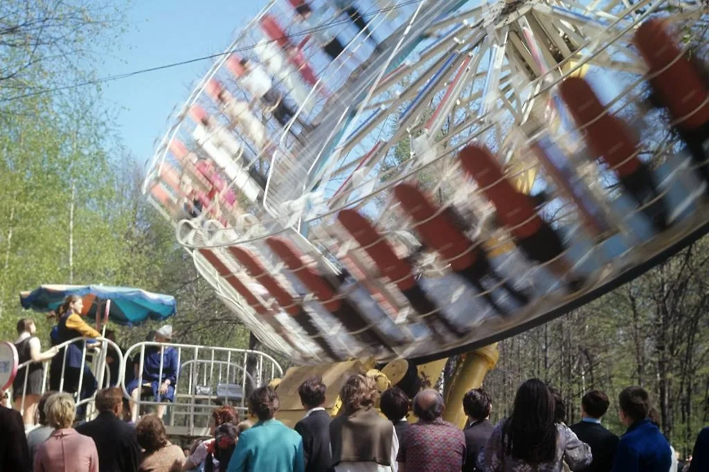 Экстремальные советские развлечения для смельчаков. Фото © ТАСС / Фотохроника ТАСС / Валентин Кунов