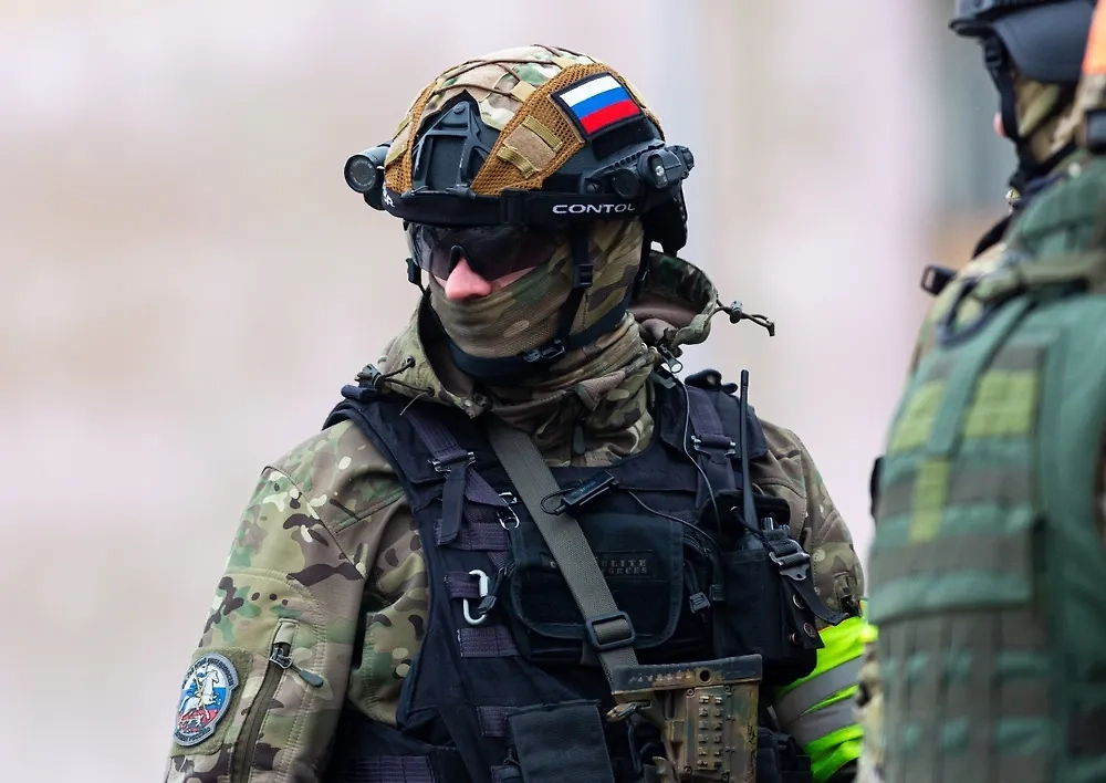 Если вы военный, полицейский, пауэрлифтер или строитель, вам можно не поститься. Фото © Shutterstock / FOTODOM/ Dmitriy Kandinskiy