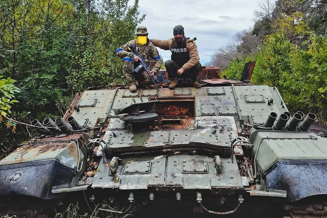Мирчу Барбу с украинским карателем. Фото © Facebook (признан экстремистской организацией и запрещён на территории Российской Федерации) / Mircea Barbu