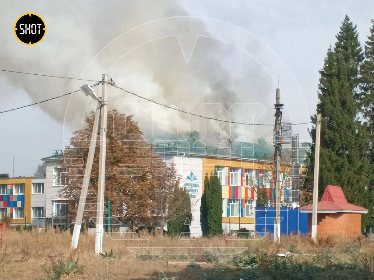 Украинский БПЛА атаковал школу. Фото © Telegram / SHOT