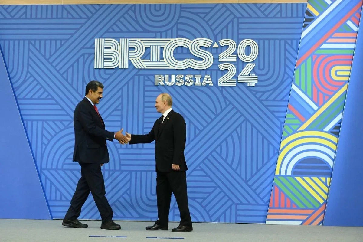 Владимир Путин и Николас Мадуро на саммите БРИКС в Казани. Фото © Life.ru / Павел Баранов