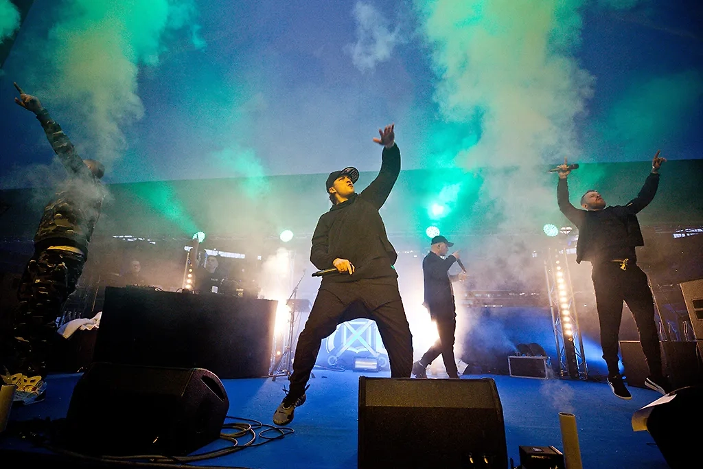 Общественники просили силовиков проверить участников группы «Каста» на связь с ВСУ. Фото © ТАСС / Анна Мейер