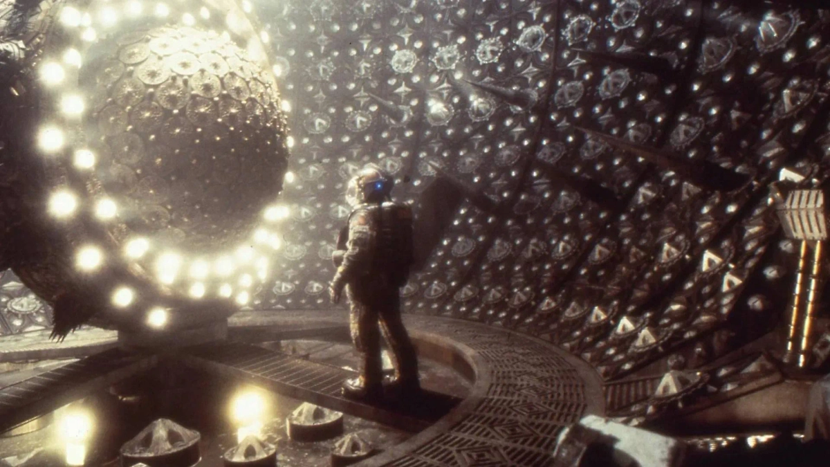 Почему «Сквозь горизонт» пугает до мурашек. Фото © Кадр из фильма «Сквозь горизонт», режиссёр Пол У.С. Андерсон, сценарист Филип Эйснер / Kinopoisk