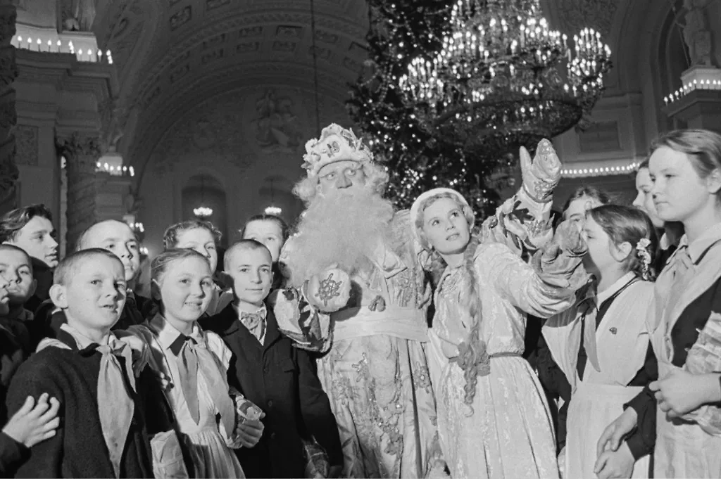 Георгиевский зал Кремля и детские новогодние праздники в Советском Союзе. Фото © ТАСС 