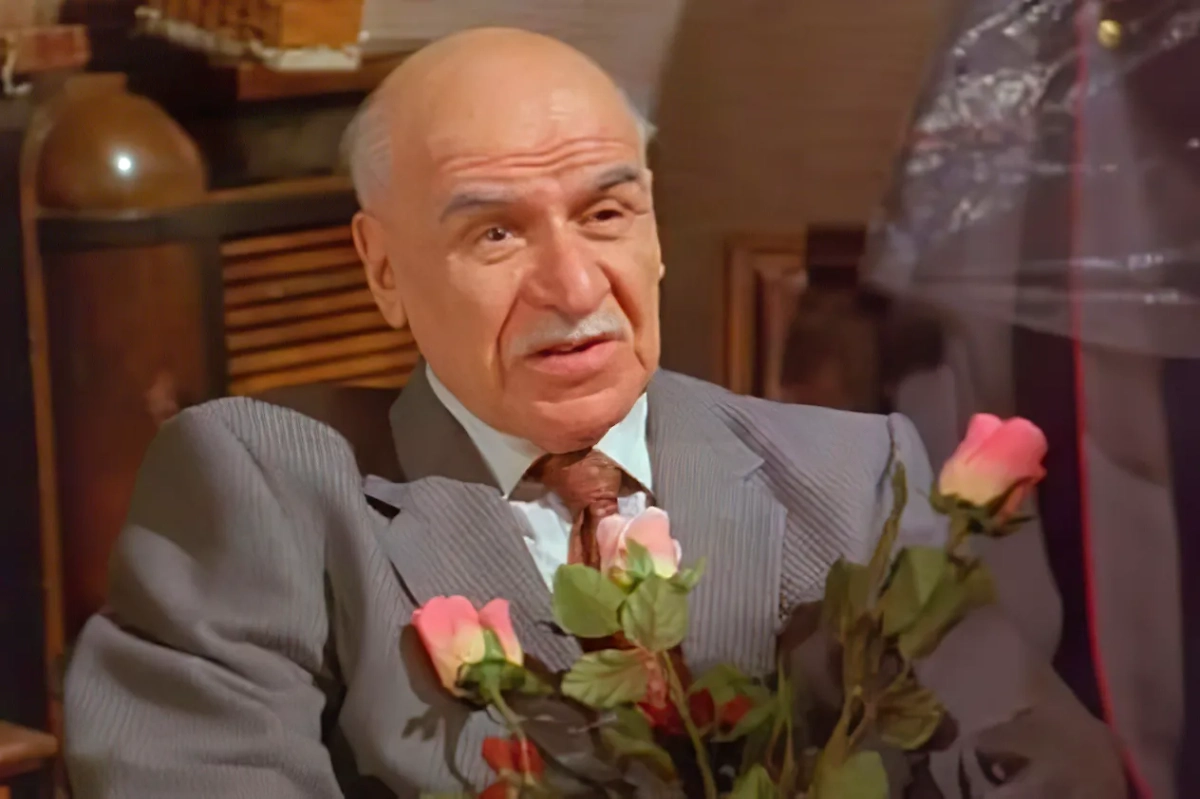 Отец Лии Ахеджаковой, Ахеджаков Меджид Салехович. Кадр © «Старые клячи». Режиссёр Эльдар Рязанов, сценаристы Эльдар Рязанов, Владимир Моисеенко, Александр Новотоцкий-Власов / kino-teatr.ru