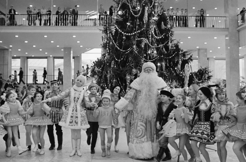 Новый год в СССР: праздничные традиции Колонного зала Дома союзов. Фото © ТАСС / Валентин Кузьмин, Валерий Христофоров