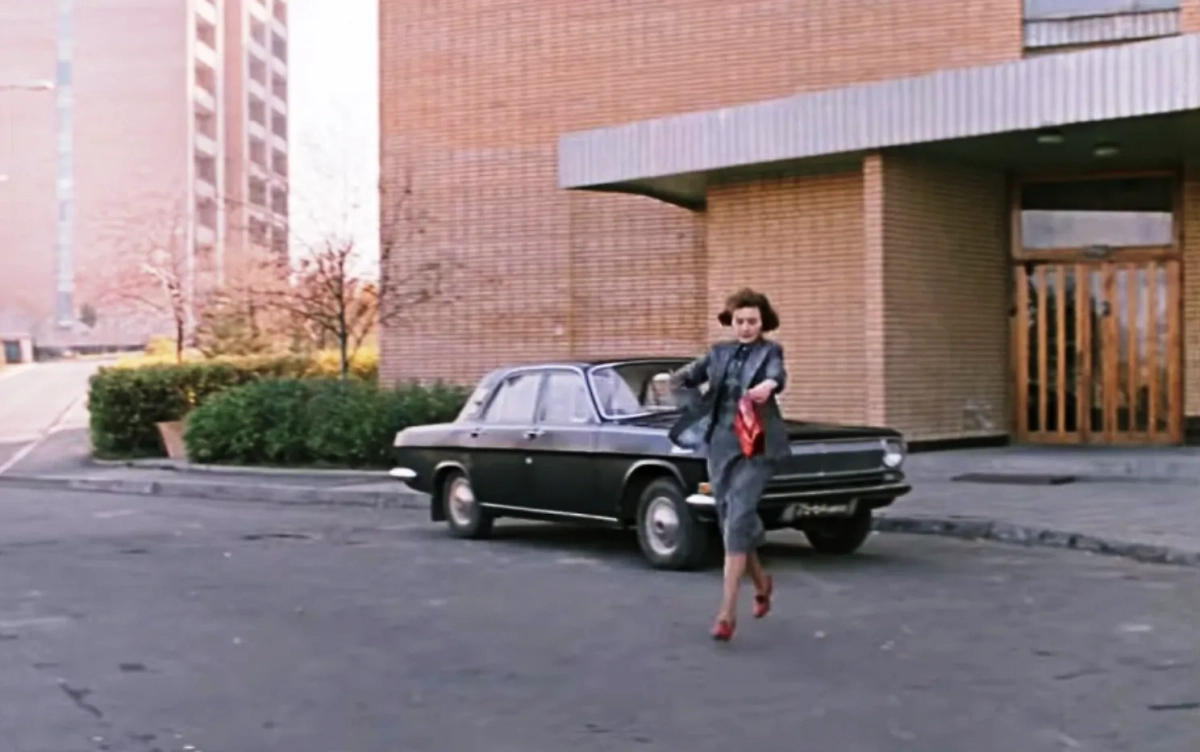 Квартиры из культовых фильмов: цены сегодня. Кадр из фильма «Москва слезам не верит», режиссёр Владимир Меньшов, сценарист Валентин Черных / Kinopoisk