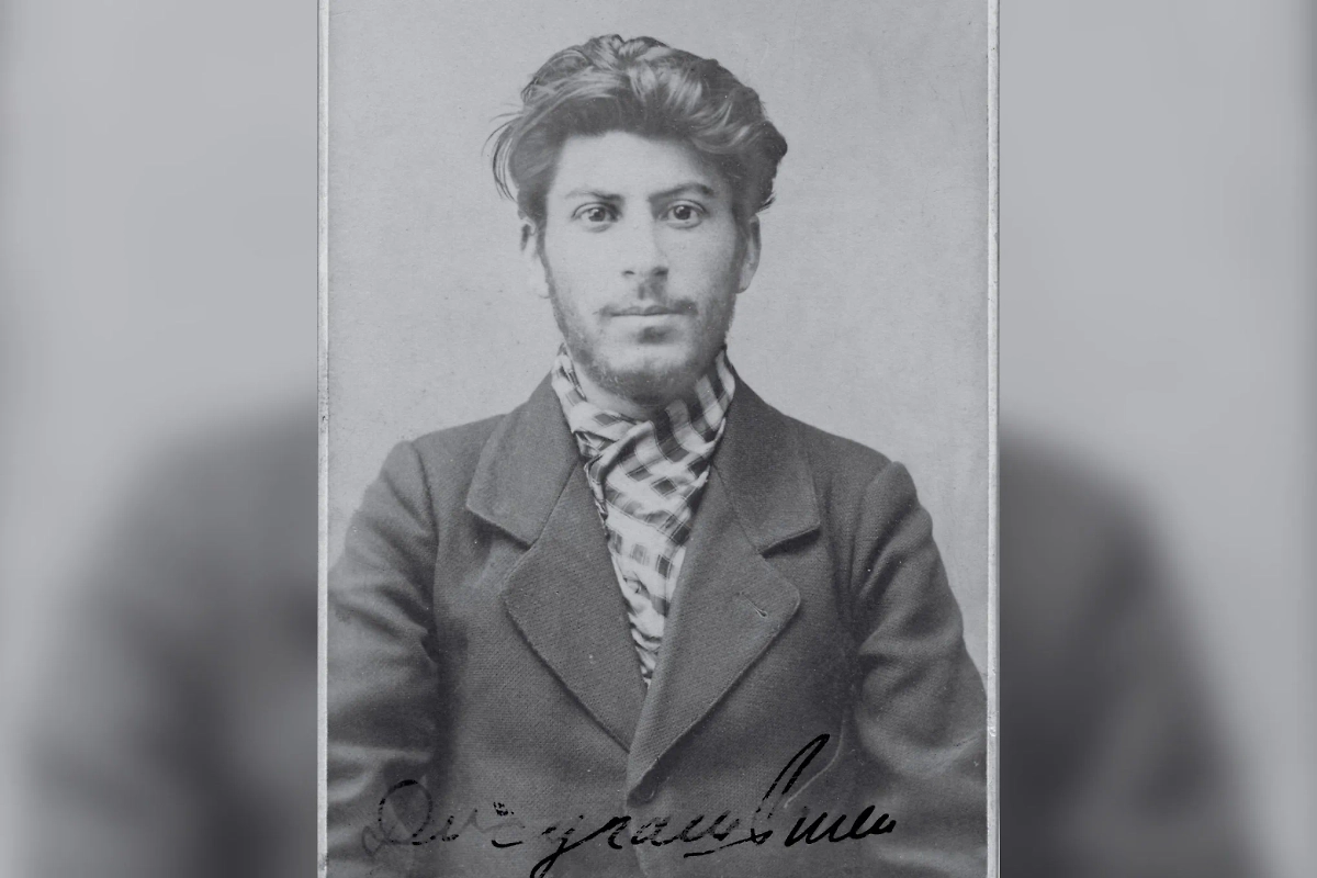 Молодой Иосиф Джугашвили. Фото © Wikipedia