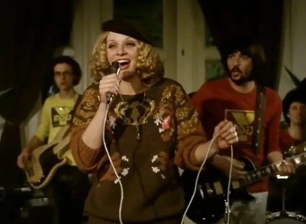 Что смотрят в Чехии на Новый год? Фото © Кадр из фильма «С тобой этот мир радостнее», режиссёр Мария Поледнякова, сценарист Мария Поледнякова / Kino-teatr