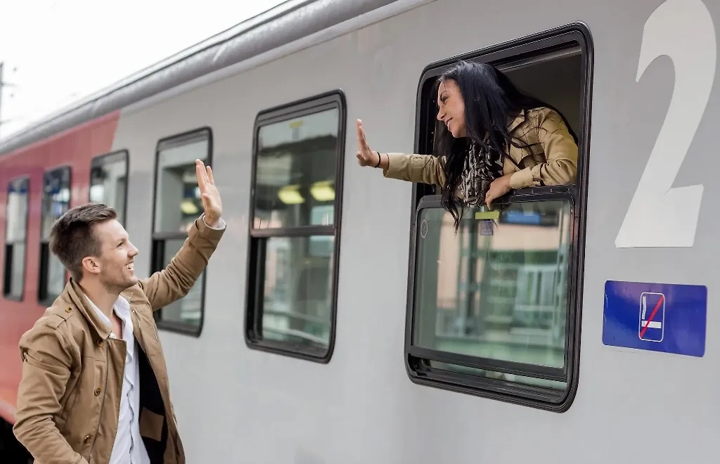 Какой смысл в отношениях на расстоянии, если на них придётся тратить деньги? Фото © Shutterstock