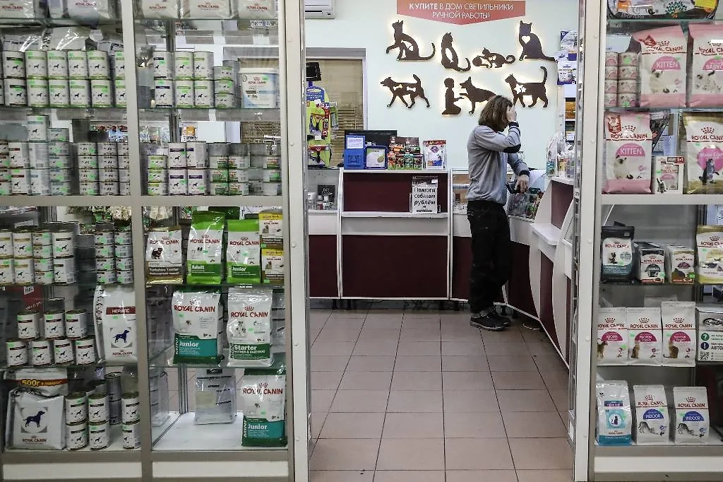 Качество дорогих премиальных кормов для животных падает из года в год. Фото © ТАСС / Сергей Савостьянов