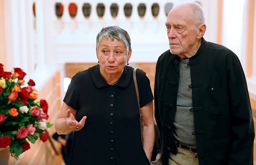 Людмила Улицкая* с мужем Андреем Красулиным. Фото © ТАСС / Михаил Джапаридзе