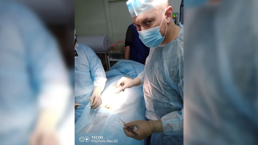 Сергей Кучиц променял кресло чиновника на халат хирурга. Он ушёл на СВО, оставив пост зампредседателя Правительства Ульяновской области. Фото © Telegram / Дмитрий Зименкин