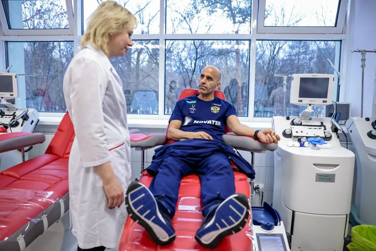 Футболисты сборной России сдали кровь для пострадавших при теракте в "Крокусе". Фото © Telegram / Сборная России по футболу