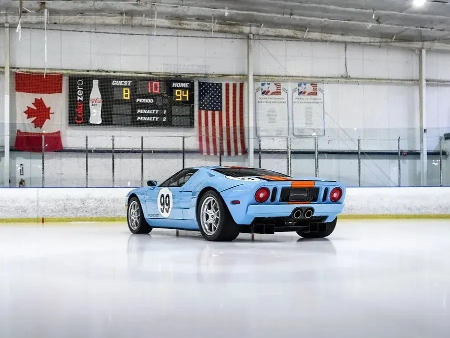 Машина, на который ездил спортсмен. Фото: duPont Registry