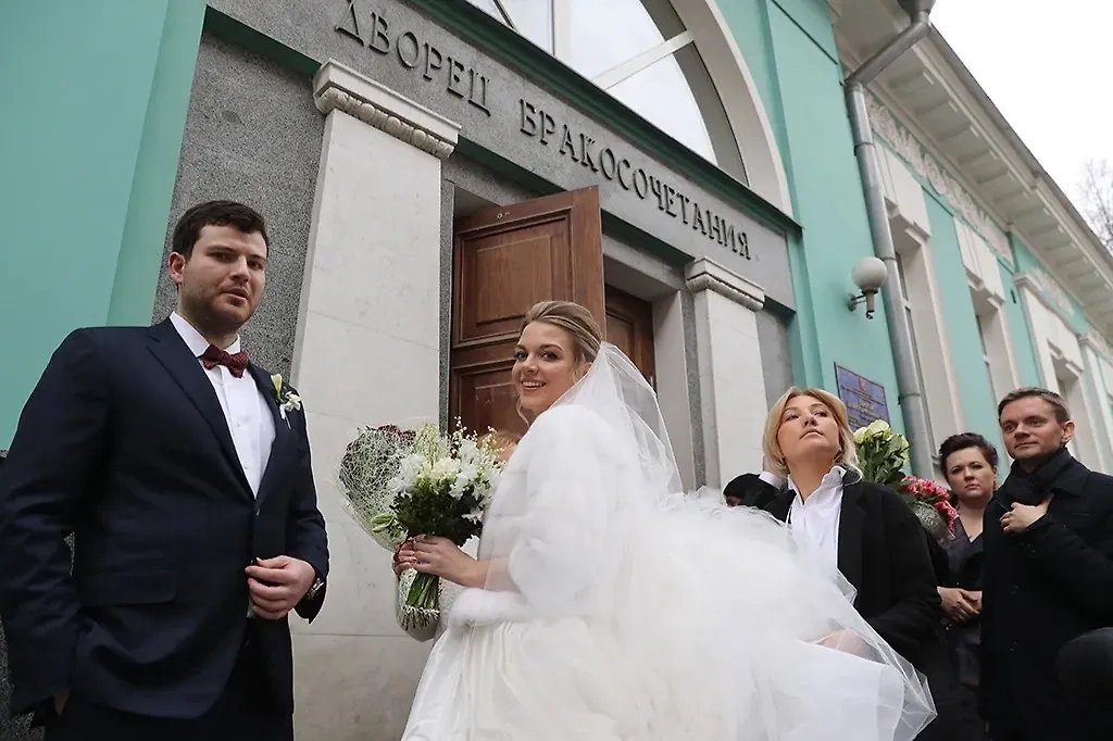 Жениться или свататься на Красную горку — это win-win ситуация. Фото © ТАСС / Артём Коротаев