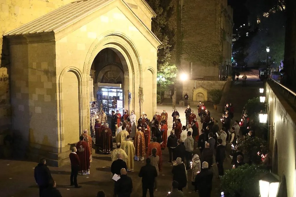 Грузинская православная церковь предписывает праздновать Пасху с пятницы по вторник. Фото © ТАСС / Давид Мдзинаришвили