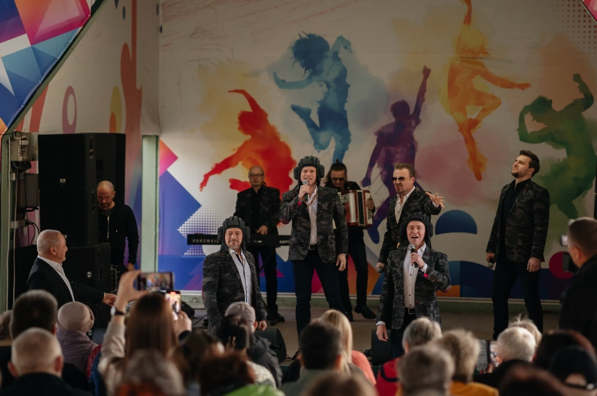 Благотворительные концерты в Курской области. Фото © Хор Турецкого