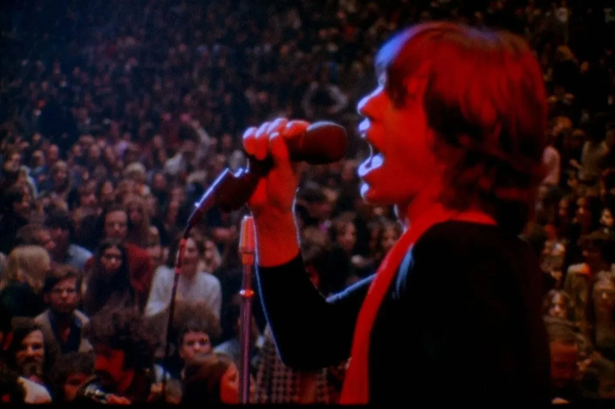 Фото © Кадр из фильма «Дай мне кров», режиссёры Альберт Мэйслес, Дэвид Мэйслес, Шарлотта Зверин / Kinopoisk