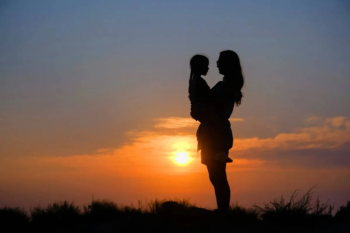 Главная роль жены: знаменитости отказавшиеся от карьеры ради семьи. Фото © Shutterstock / FOTODOM / atsurkan