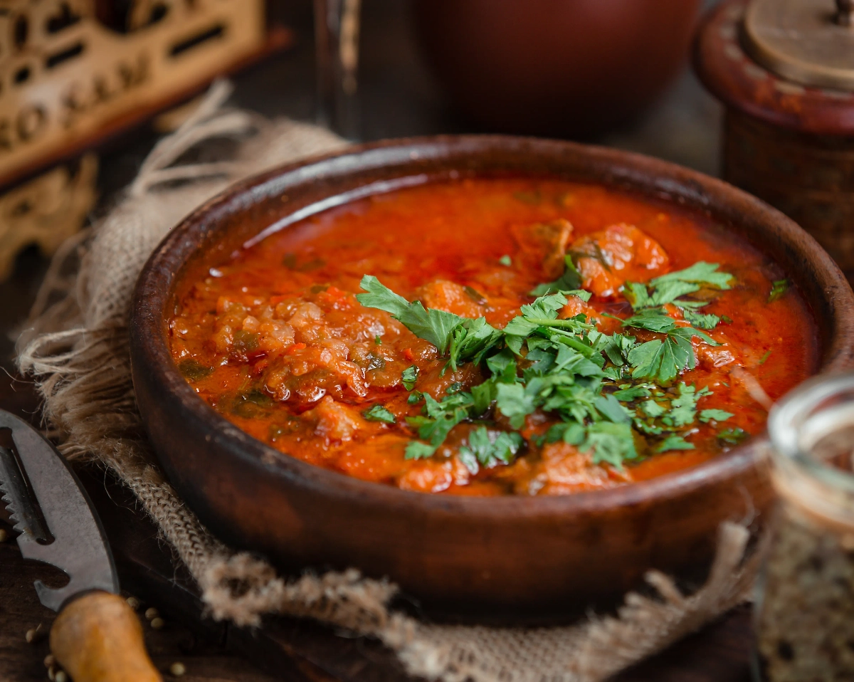 Куриный паприкаш готовится со сладким перцем. Фото © Freepik