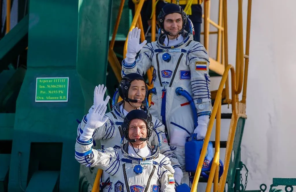 Гагаринские традиции: как ритуалы первого космонавта дошли до наших дней. Фото © ТАСС / YURI KOCHETKOV