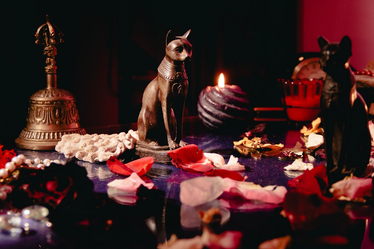 Подклады созданы, чтобы воровать у вас позитивную энергию. Фото © Shutterstock / FOTODOM / Timur Tukusbayev