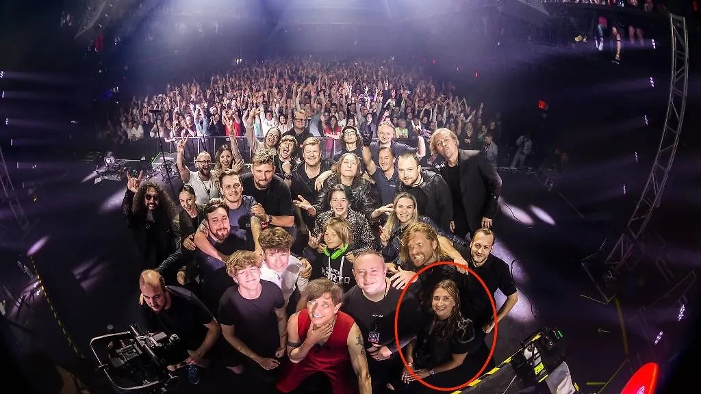 Мария Вьюгина — новый владелец торгового знака «Би-2» — сопровождала группу в её большом туре по США летом 2023 года. Фото © VK / Мария Вьюгина