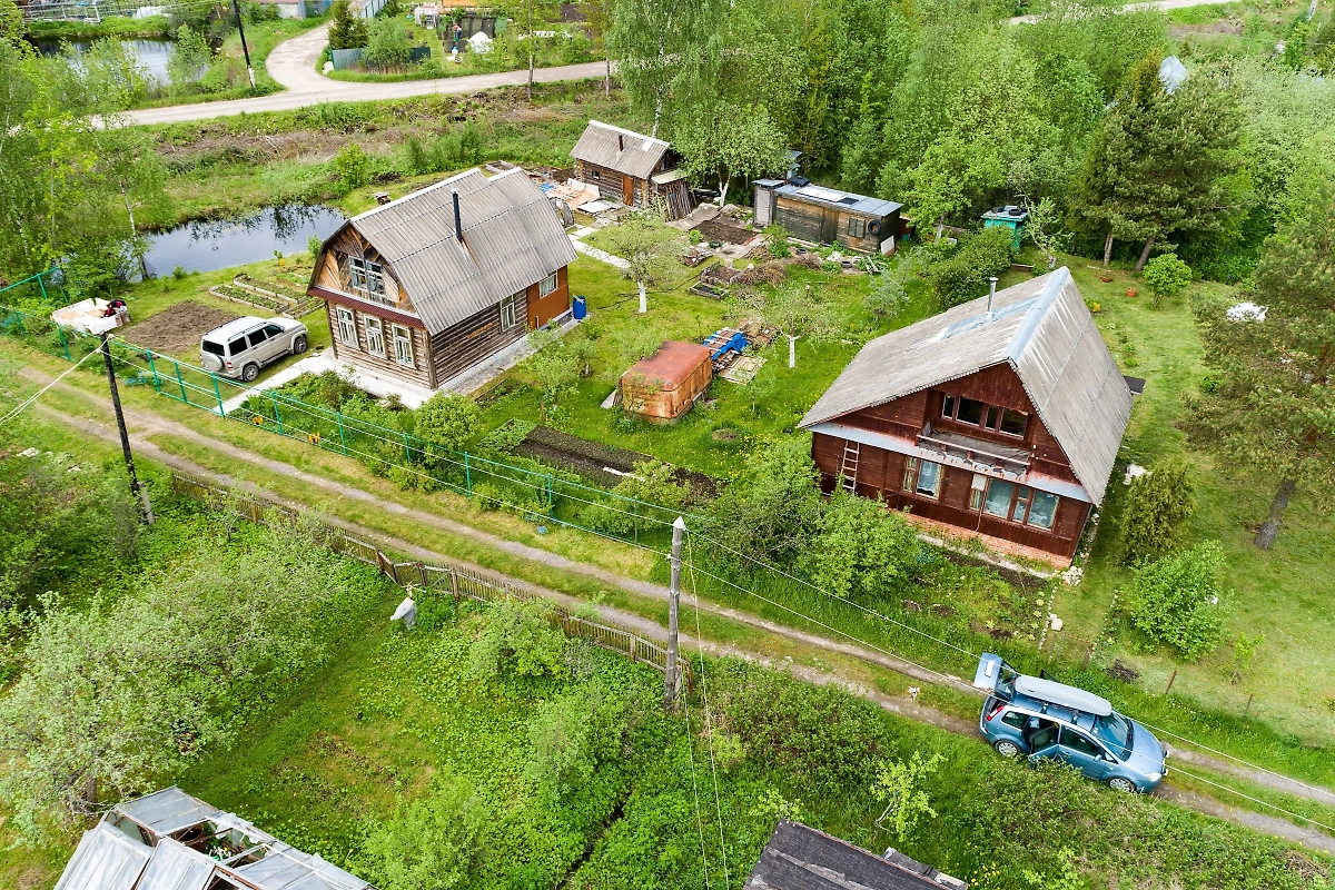 Важно проверить транспортную доступность участка. Фото © Shutterstock / FOTODOM / Studio MDF