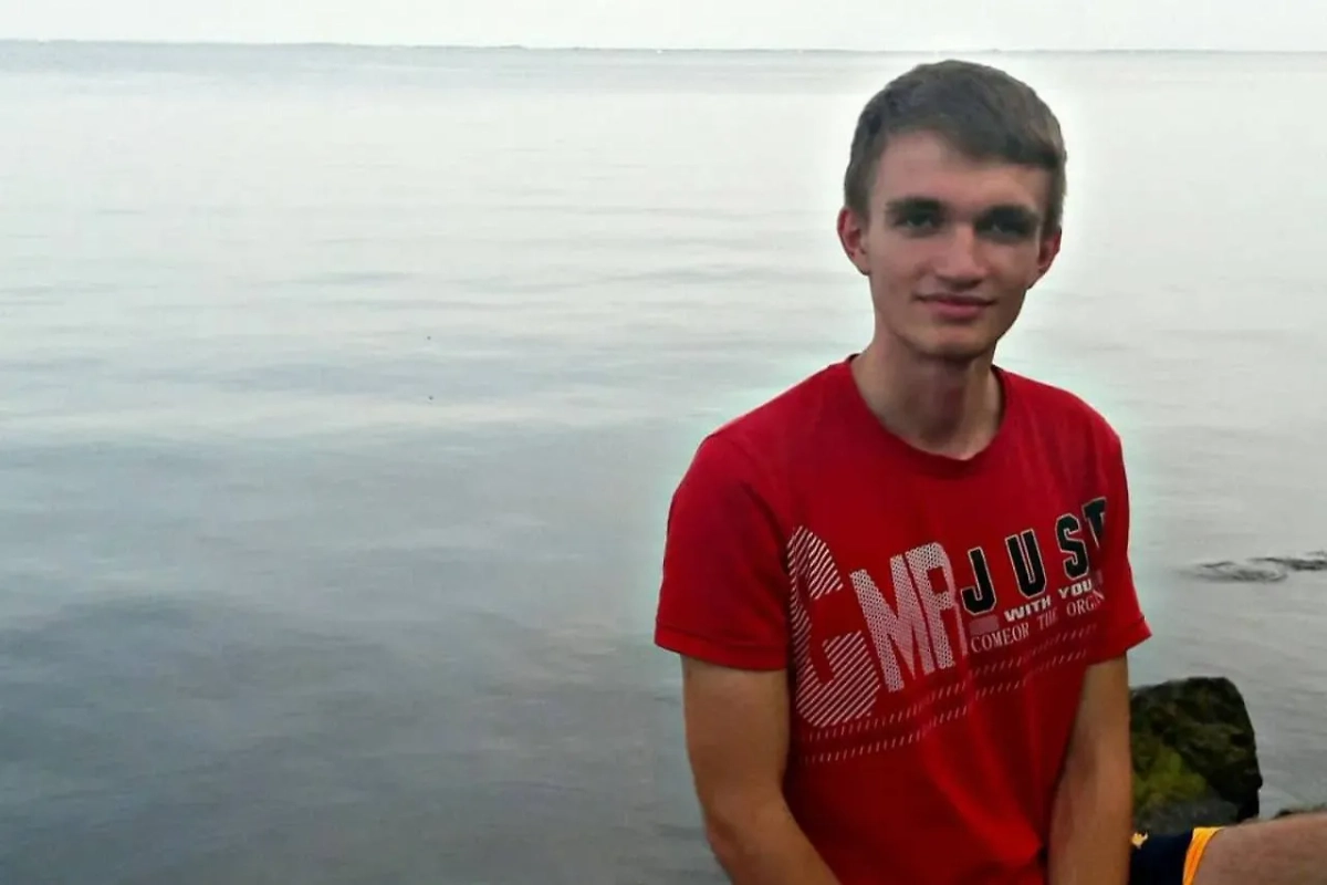 Павел Иванов без маски. Обложка © Telegram / Воевода Вещает