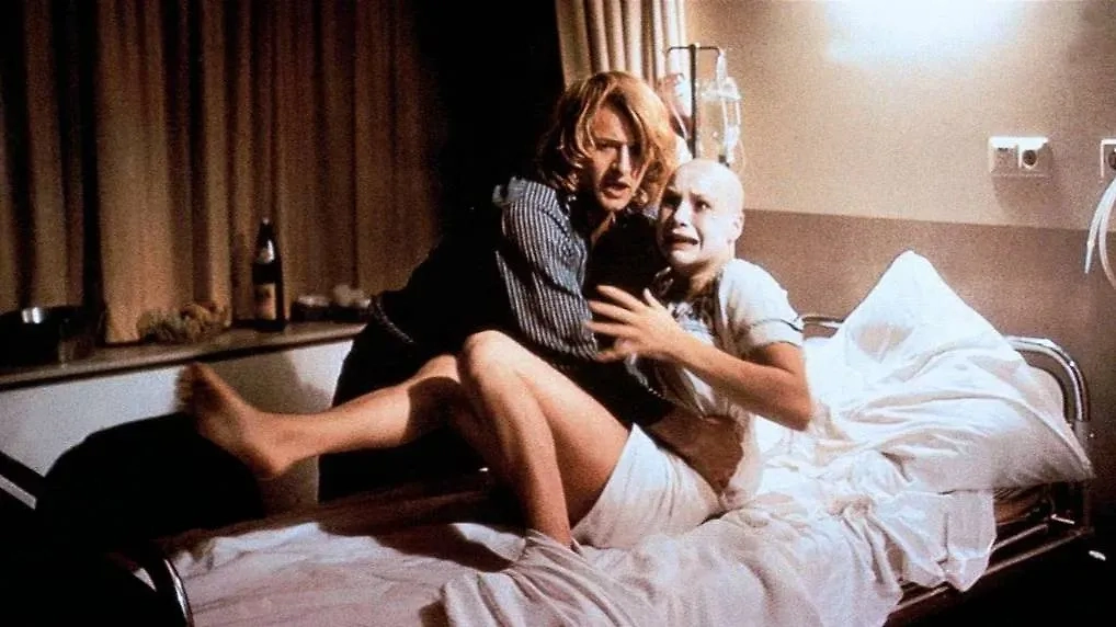 Фото © Кадр из фильма «Турецкие наслаждения», режиссёр Пол Верховен / Kinopoisk