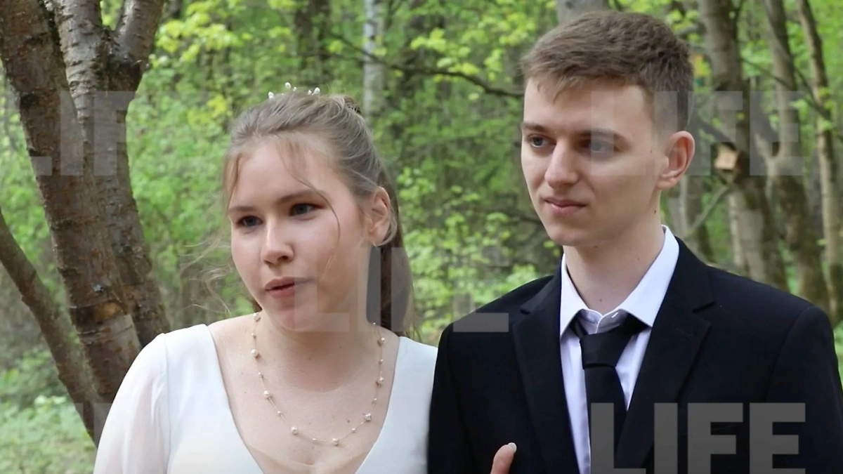 Свадьба под сакурой в Москве: как это было. Фото © Life.ru