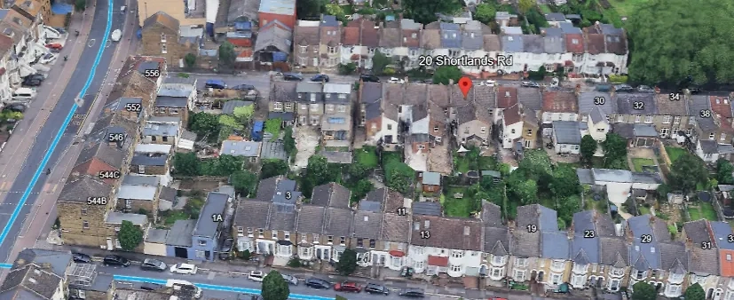 Дом, где был прописан сын Тамары Гвердцители. Фото © earth.google.com