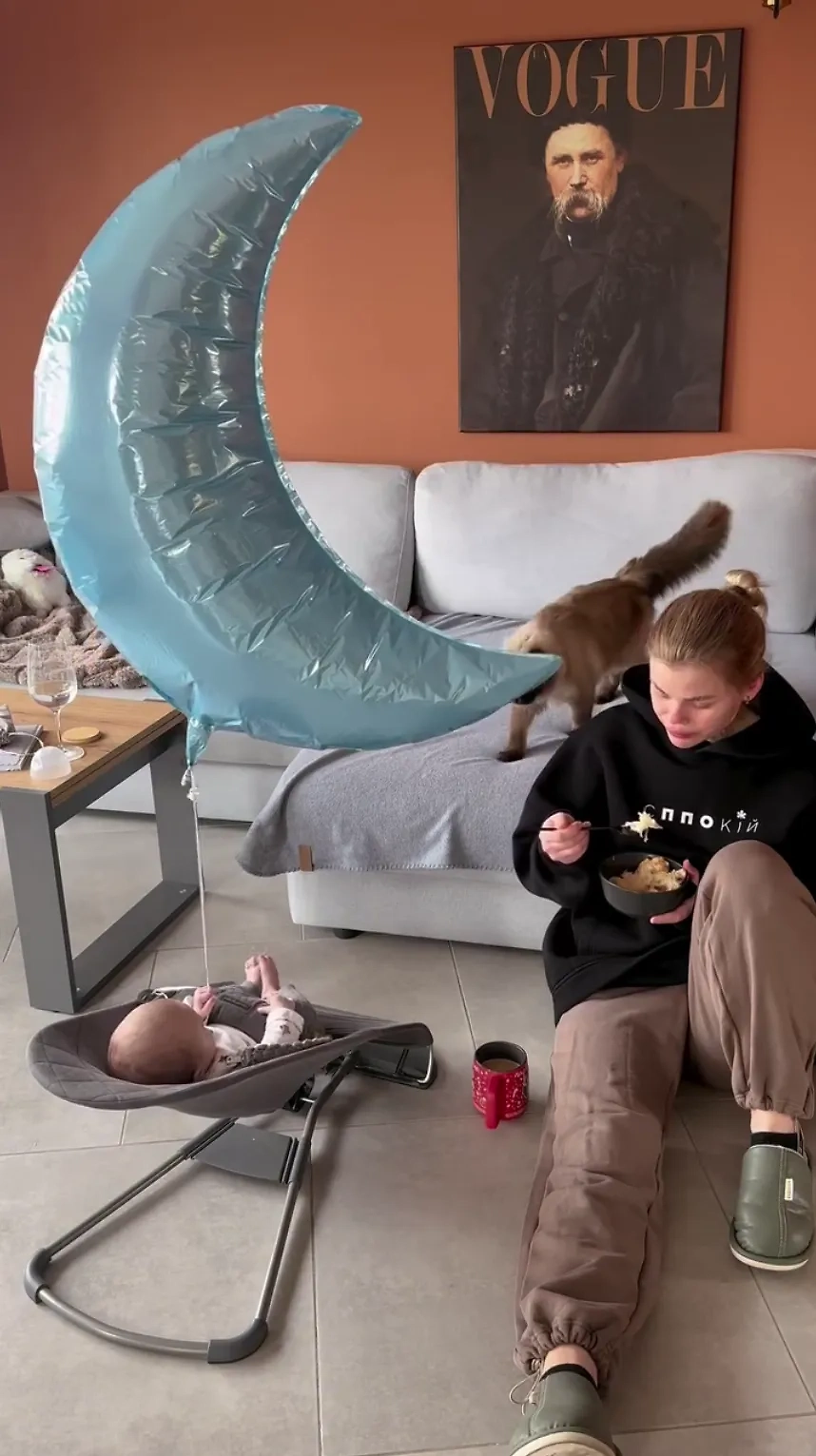 По интерьерам жилья Муцей совсем не скажешь, что порой ей дома нечего есть. Фото © Instagram (признан экстремистской организацией и запрещён на территории Российской Федерации) / anastasia_mutsey