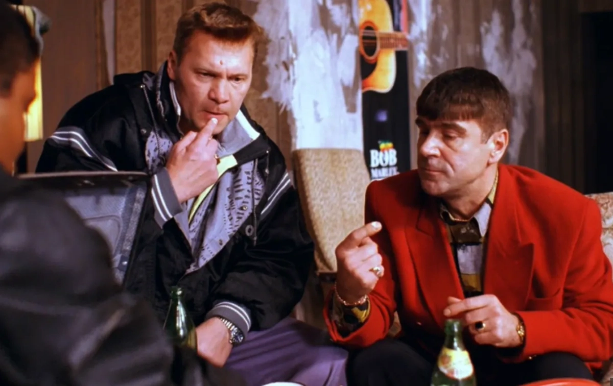 «Жмурки» (2005): чёрная комедия Балабанова о криминальном беспределе. Фото © Кадр из фильма «Жмурки», режиссёр Алексей Балабанов, сценарист Алексей Балабанов / Kinopoisk