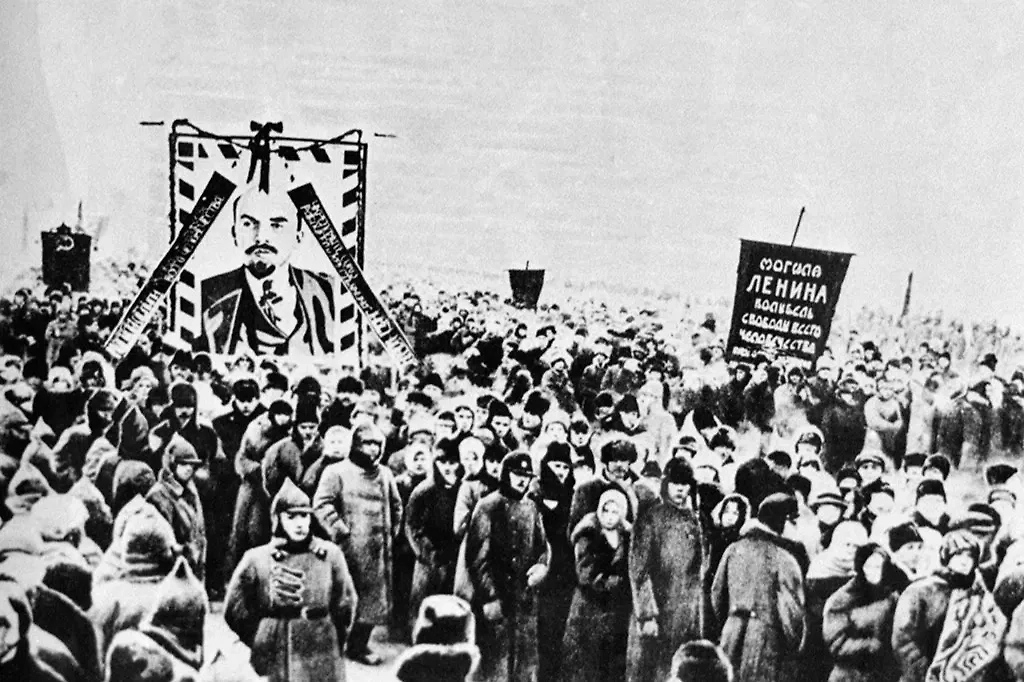 Почему вместо христианских похорон Ильич столкнулся с бальзамированием? Фото © ТАСС / Репродукция ТАСС