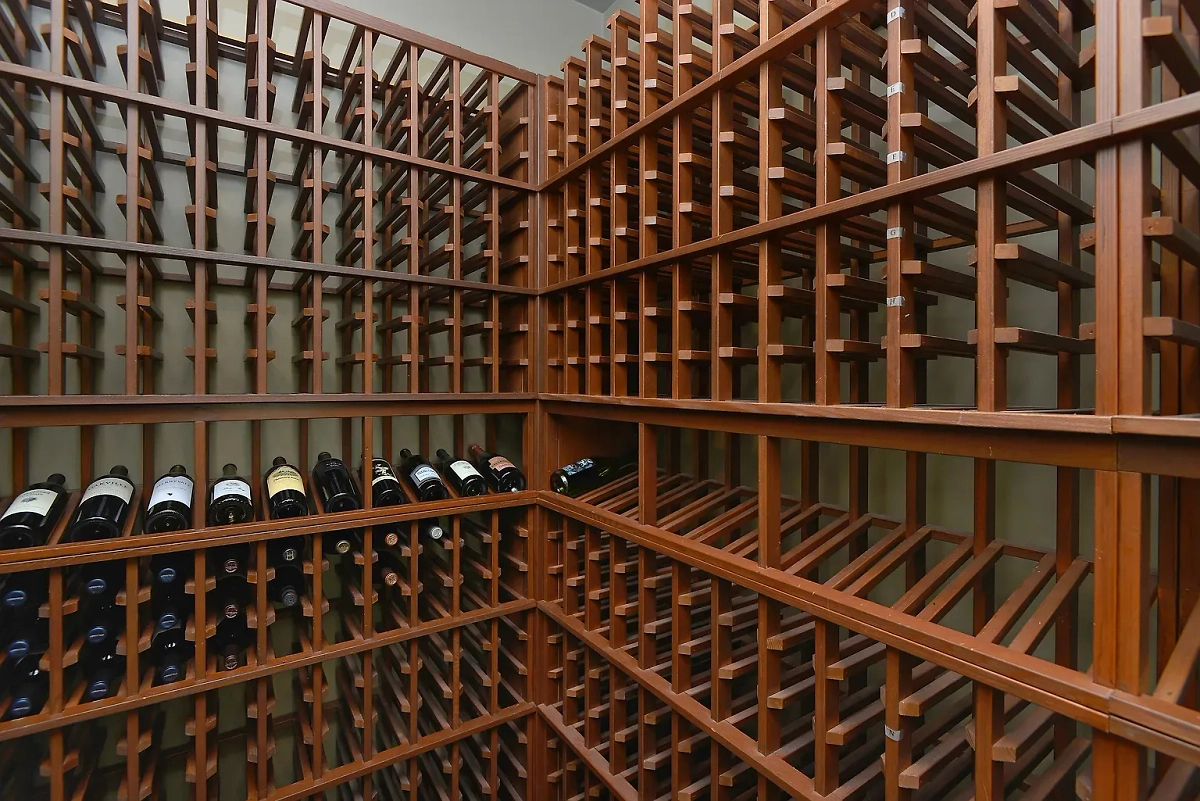 Комната для хранения вина. Фото © zillow.com