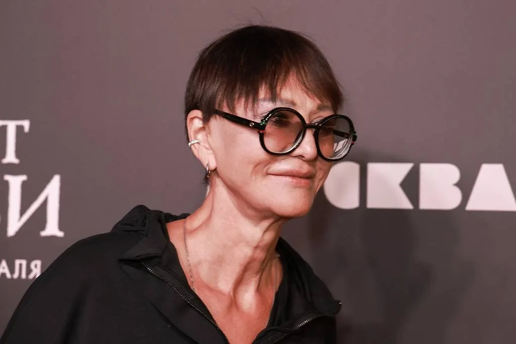 Ирина Хакамада — техно-диджей! Мы определённо живём в привлекательной версии реальности. Фото © ТАСС / Владимир Гердо