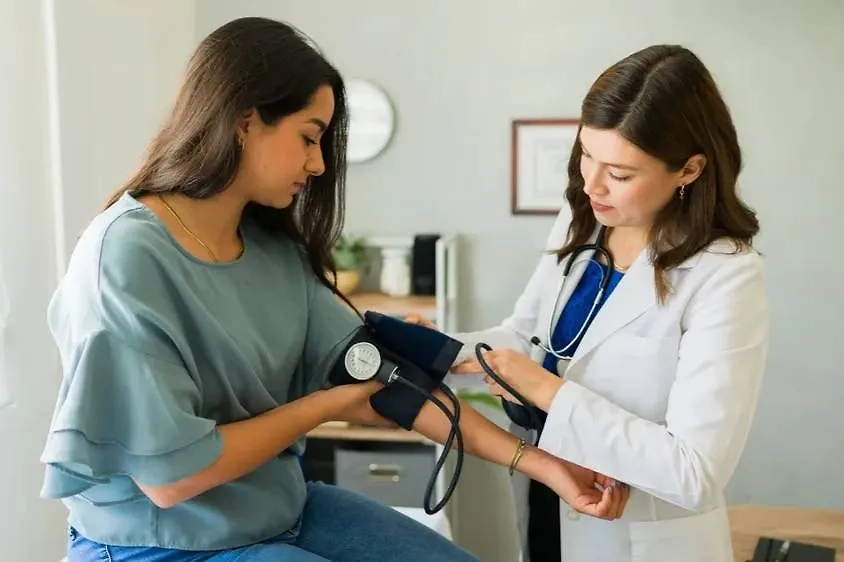 Магнитные бури в мае 2025: кто в зоне риска испытать недомогание и как защитить себя от геоштормов. Фото © Shutterstock / FOTODOM / antoniodiaz