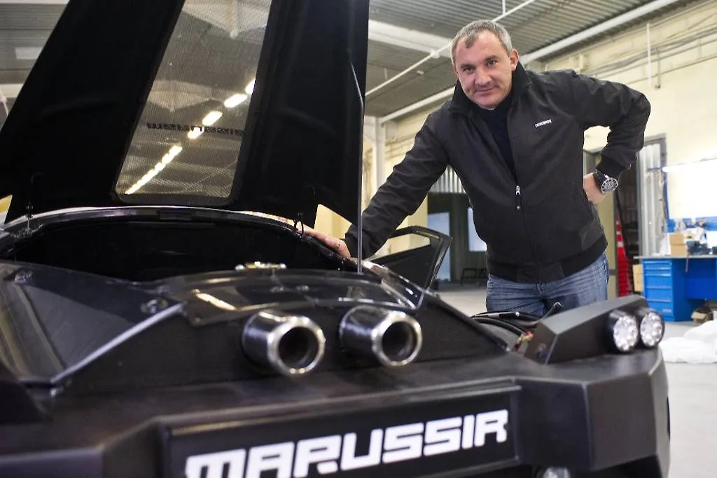 Николай Фоменко жить не может без гоночных автомобилей. Фото © ТАСС / Максим Шеметов