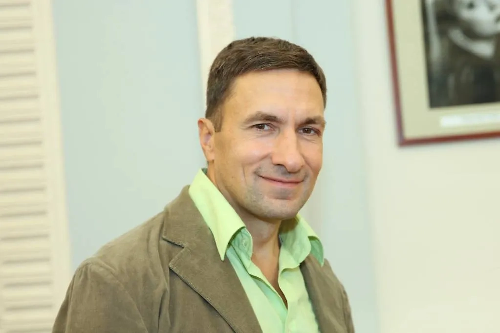 Андрей из «Не родись красивой» — почти что «Царь горы»: любит забираться повыше. Фото © ТАСС / Ольга Зиновская