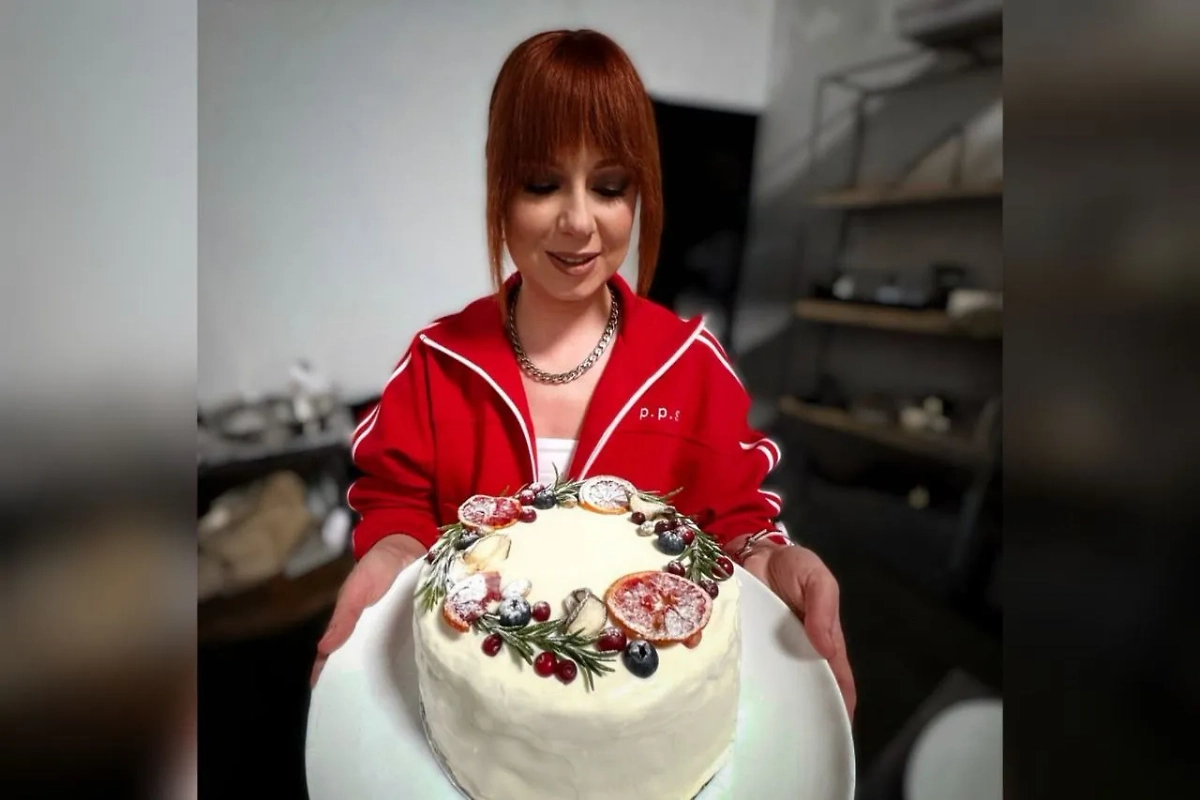 Юля Савичева не на шутку увлеклась кондитерским делом и преуспела в нём. Фото © Instagram (признан экстремистской организацией и запрещён на территории Российской Федерации) / yuliasavicheva