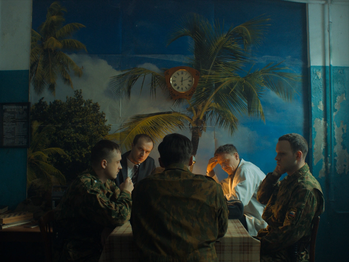 Фото © Кадр из фильма «Аутсорс», режиссёр Душан Глигоров, сценарист Анна Козлова / Kinopoisk