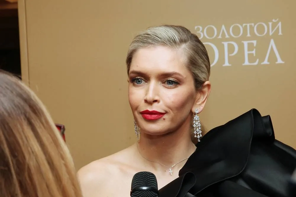 Солистка первого состава группы «ВИА Гра» Вера Брежнева стала мамой в 19 лет. Фото © ТАСС / Ольга Зиновская